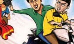 दिनदहाड़े जेई की पत्नी से लूट-बाइक सवार ले भागे महिला की चेन