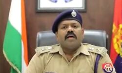 महिला दरोगा को प्रताड़ित करने वाले की 3 दीवान जी के साथ सिपाही सस्पेंड महिला दरोगा को प्रताड़ित करने वाले की 3 दीवान जी के साथ सिपाही सस्पेंड