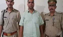 BJP नेता का मिला साथ तो प्रधान ने दलित पर कर दी जूतमपैजार BJP नेता का मिला साथ तो प्रधान ने दलित पर कर दी जूतमपैजार