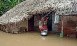 आसमान से बरसी आफत-बादल फटने से ढहे मकान-कई की मौत