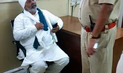 राकेश टिकैत को दिल्ली पुलिस ने लिया हिरासत में-थाने में बिठाया राकेश टिकैत को दिल्ली पुलिस ने लिया हिरासत में-थाने में बिठाया