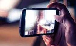 रिकॉर्डिंग करने से गुस्साये दरोगा ने महिला को जड़ा थप्पड़