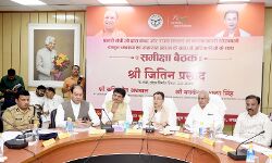 मंत्री कपिल देव ने विकास कार्यों की समीक्षा कर अफसरों के कसे पेंच मंत्री कपिल देव ने विकास कार्यों की समीक्षा कर अफसरों के कसे पेंच