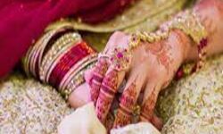 लुटेरी निकली दुल्हन पहली ही रात में दिखा गई अपना रूप और बेहोश कर.. लुटेरी निकली दुल्हन पहली ही रात में दिखा गई अपना रूप और बेहोश कर..