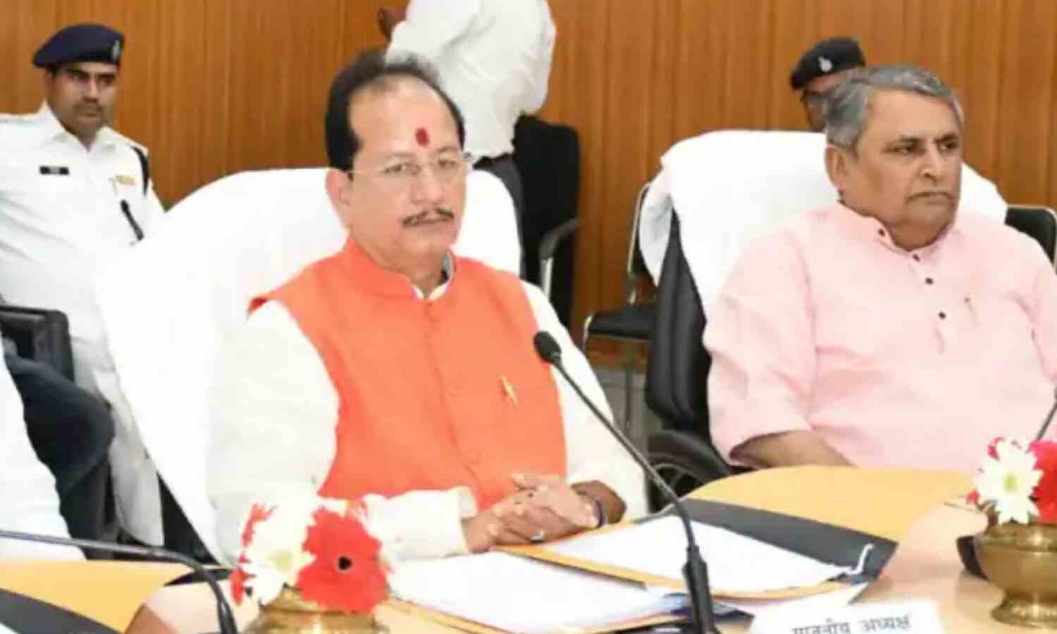 बहुमत साबित करने से पहले ही छोड़ा मैदान-विधानसभा अध्यक्ष ने दिया इस्तीफा
