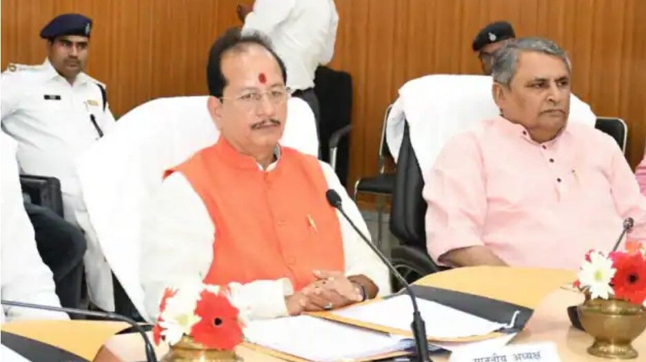 बहुमत साबित करने से पहले ही छोड़ा मैदान-विधानसभा अध्यक्ष ने दिया इस्तीफा