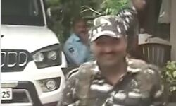 CBI और ED के धड़ाधड़ छापों ने राजनेताओं एवं कारोबारियों को हिलाया CBI और ED के धड़ाधड़ छापों ने राजनेताओं एवं कारोबारियों को हिलाया