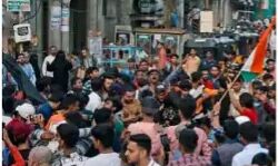 BJP MLA की जमानत को लेकर मचा बवाल-तोडी पुलिस की गाड़ियां BJP MLA की जमानत को लेकर मचा बवाल-तोडी पुलिस की गाड़ियां