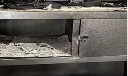 CM के करीबी के घर ED का छापा- तिजोरी में रखी मिली 2 एके-47