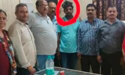 लो जी अब एक और रिश्वतखोर लेखपाल गिरफ्तार, ले रहा था इतनी रिश्वत लो जी अब एक और रिश्वतखोर लेखपाल गिरफ्तार, ले रहा था इतनी रिश्वत