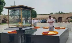 आखिर हो ही गया गायब हुए AAP एमएलए से संपर्क - बोले हम CM के साथ आखिर हो ही गया गायब हुए AAP एमएलए से संपर्क - बोले हम CM के साथ