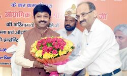 व्यापारियों का उत्पीड़न करने वाले जायेंगे जेल की सलाखों के पीछे- नंदी व्यापारियों का उत्पीड़न करने वाले जायेंगे जेल की सलाखों के पीछे- नंदी