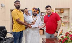 अपहरण कर रंगदारी मांगने का खुलासा करने पर संतों ने SP को बोला THANKS