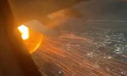 इधर रनवे से भरी उड़ान,उधर विमान के इंजन में आग- यात्रियों में चीख पुकार इधर रनवे से भरी उड़ान,उधर विमान के इंजन में आग- यात्रियों में चीख पुकार