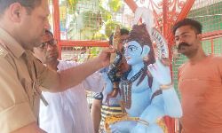 मंदिर की प्रतिमा क्षतिग्रस्त करने से लोगों में उबाल- पुलिस से दिया आश्वासन मंदिर की प्रतिमा क्षतिग्रस्त करने से लोगों में उबाल- पुलिस से दिया आश्वासन
