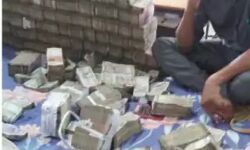 खुला भ्रष्टाचार का पिटारा- इंजीनियर के घर मिली रुपयों की खान खुला भ्रष्टाचार का पिटारा- इंजीनियर के घर मिली रुपयों की खान