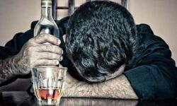 डिप्टी सीएम के इलाके में जहरीली शराब से तीन की मौत- दो नाजुक डिप्टी सीएम के इलाके में जहरीली शराब से तीन की मौत- दो नाजुक