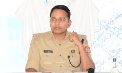 CM योगी के महिला सुरक्षा मिशन को IPS विनीत ने दी धार, कई को दिलाई सजा CM योगी के महिला सुरक्षा मिशन को IPS विनीत ने दी धार, कई को दिलाई सजा
