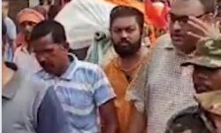 सिरफिरे द्वारा जलाई गई किशोरी जिंदगी की जंग हारी-विरोध में सडक पर लोग