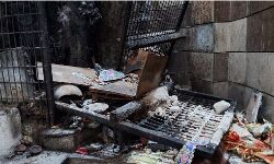 इसे कहते है हौंसला-पुलिस चौकी के सामने ही मंदिर पर धावा- तोड़ी मूर्तियां