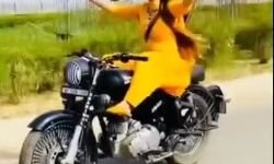 बुलेट वाली स्टंटबाज ने पहले मारी टक्कर-फिर महिला सिपाही से मारपीट और..