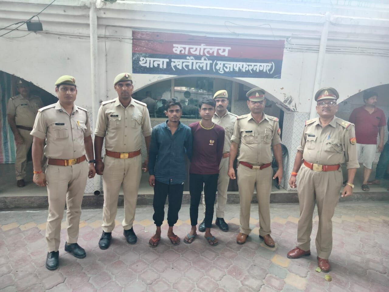 कोतवाली पर हंगामे और घेराव के बाद हत्या के मामले का खुलासां-दो अरेस्ट कोतवाली पर हंगामे और घेराव के बाद हत्या के मामले का खुलासां-दो अरेस्ट