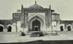 ज्ञानवापी के बाद अब यहां की जामा मस्जिद में नीलकंठ महादेव मंदिर का दावा ज्ञानवापी के बाद अब यहां की जामा मस्जिद में नीलकंठ महादेव मंदिर का दावा