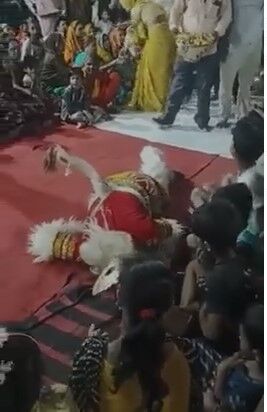 हनुमान जी का किरदार निभा रहे युवक की नाचते समय मौत ले गई जान