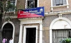 दिल्ली शराब घोटाले में अब ईडी की एंट्र-30 से ज्यादा स्थानों पर छापे दिल्ली शराब घोटाले में अब ईडी की एंट्र-30 से ज्यादा स्थानों पर छापे