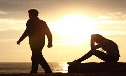 रंगरेलियां मनाने का मजा पत्नी ने किया किरकिरा- मचा घमासान रंगरेलियां मनाने का मजा पत्नी ने किया किरकिरा- मचा घमासान