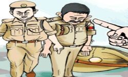 महिला सिपाही को लेकर थाने में बवाल- भिड़े सिपाही, चली गोली और अब महिला सिपाही को लेकर थाने में बवाल- भिड़े सिपाही, चली गोली और अब