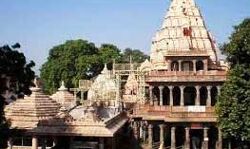 रणवीर-आलिया ने नहीं किए महाकालेश्वर दर्शन : गृहमंत्री रणवीर-आलिया ने नहीं किए महाकालेश्वर दर्शन : गृहमंत्री