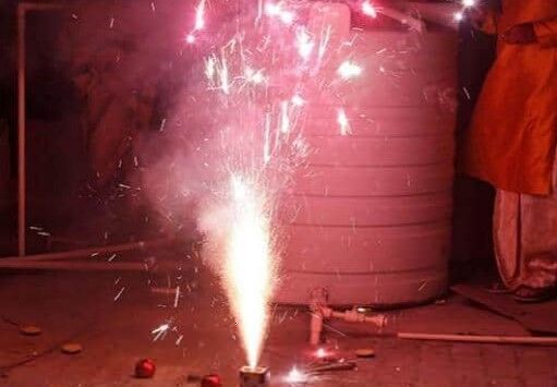 बिना धूम-धड़ाके के होगी दिवाली, पटाखों की बिक्री एवं इस्तेमाल पर रोक बिना धूम-धड़ाके के होगी दिवाली, पटाखों की बिक्री एवं इस्तेमाल पर रोक