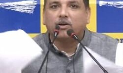 सांसद ने फाड़ा लेफ्टिनेंट गवर्नर का नोटिस और कही ऐसी ऐसी बात