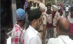 हाथापाई के दौरान पगड़ी उतरी तो सरेआम तलवार से काट दिया युवक हाथापाई के दौरान पगड़ी उतरी तो सरेआम तलवार से काट दिया युवक