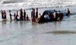 नाव डूबने से हुई 14 लोगों की मौत, मचा हड़कंप नाव डूबने से हुई 14 लोगों की मौत, मचा हड़कंप