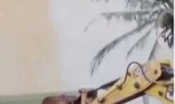 सुप्रीम कोर्ट ने लगाए बुलडोजर पर ब्रेक- फिलहाल नहीं गिरेगा कर्लीज क्लब सुप्रीम कोर्ट ने लगाए बुलडोजर पर ब्रेक- फिलहाल नहीं गिरेगा कर्लीज क्लब