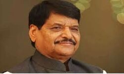 शिवपाल ने बढ़ाई भतीजे की टेशन- दिए इस दल के साथ जाने के संकेत शिवपाल ने बढ़ाई भतीजे की टेशन- दिए इस दल के साथ जाने के संकेत