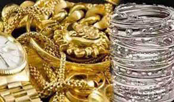 चांदी के दाम रही में तेजी तो सोने का भाव फिसला - जानिये रेट चांदी के दाम रही में तेजी तो सोने का भाव फिसला - जानिये रेट
