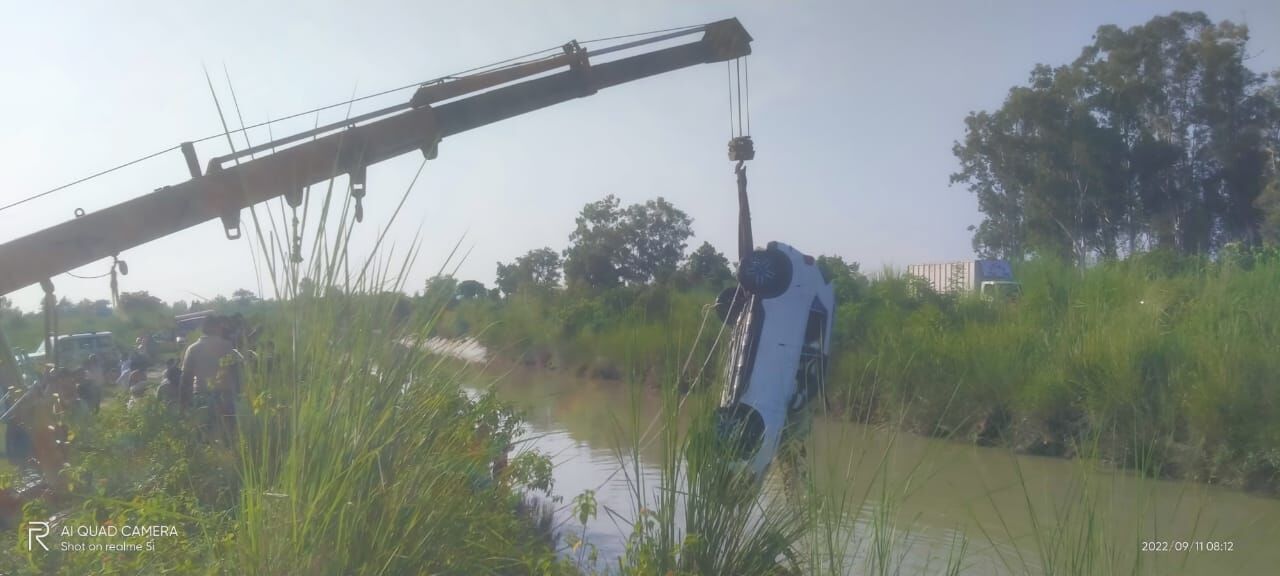 लापता सपा नेता की कार गंग नहर से बरामद-मालिक का अभी नहीं चला पता लापता सपा नेता की कार गंग नहर से बरामद-मालिक का अभी नहीं चला पता
