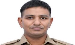 2 साल से फरार एक लाख का इनामी आईपीएस बना पुलिस के लिए पहेली 2 साल से फरार एक लाख का इनामी आईपीएस बना पुलिस के लिए पहेली