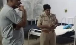 गैंगरेप के बाद किशोरी को जिंदा जलाया-अस्पताल मेें कर रही मौत से संघर्ष गैंगरेप के बाद किशोरी को जिंदा जलाया-अस्पताल मेें कर रही मौत से संघर्ष