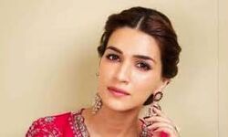 कृति सैनन ने अपनी अगली फिल्म के लिए शुरू की एक्टिंग कृति सैनन ने अपनी अगली फिल्म के लिए शुरू की एक्टिंग