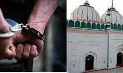 मस्जिद में जूता फेंकने से हुई चार लोगों की गिरफ़्तारी