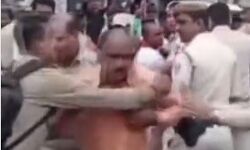 बीजेपी कार्यकर्ताओं की नाकेबंदी- पुलिस के साथ हुई जोरदार झड़प बीजेपी कार्यकर्ताओं की नाकेबंदी- पुलिस के साथ हुई जोरदार झड़प