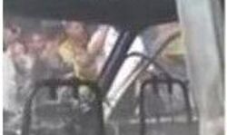 सड़कों पर भाजपाइयों का सैलाब-बरसाये पत्थर और चलाई लाठिया-ं फूंकी गाड़ी सड़कों पर भाजपाइयों का सैलाब-बरसाये पत्थर और चलाई लाठिया-ं फूंकी गाड़ी