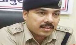चली एसएसपी की तबादला एक्सप्रेस- बदल डाले दर्जन भर से अधिक दरोगा चली एसएसपी की तबादला एक्सप्रेस- बदल डाले दर्जन भर से अधिक दरोगा