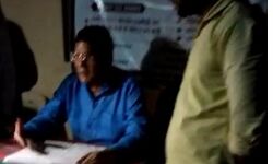 औचक निरीक्षण को पहुंचे मंत्री जी को देखते ही बिजली भी चली गई दौरे पर औचक निरीक्षण को पहुंचे मंत्री जी को देखते ही बिजली भी चली गई दौरे पर