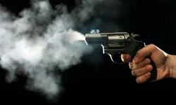 लूट के इरादे से बदमाशों ने सर्राफा व्यवसायी पिता-पुत्र को गोली मारी लूट के इरादे से बदमाशों ने सर्राफा व्यवसायी पिता-पुत्र को गोली मारी