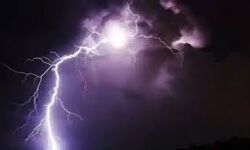 बिजली गिरने से हुई किसान की इस कदर मौत बिजली गिरने से हुई किसान की इस कदर मौत